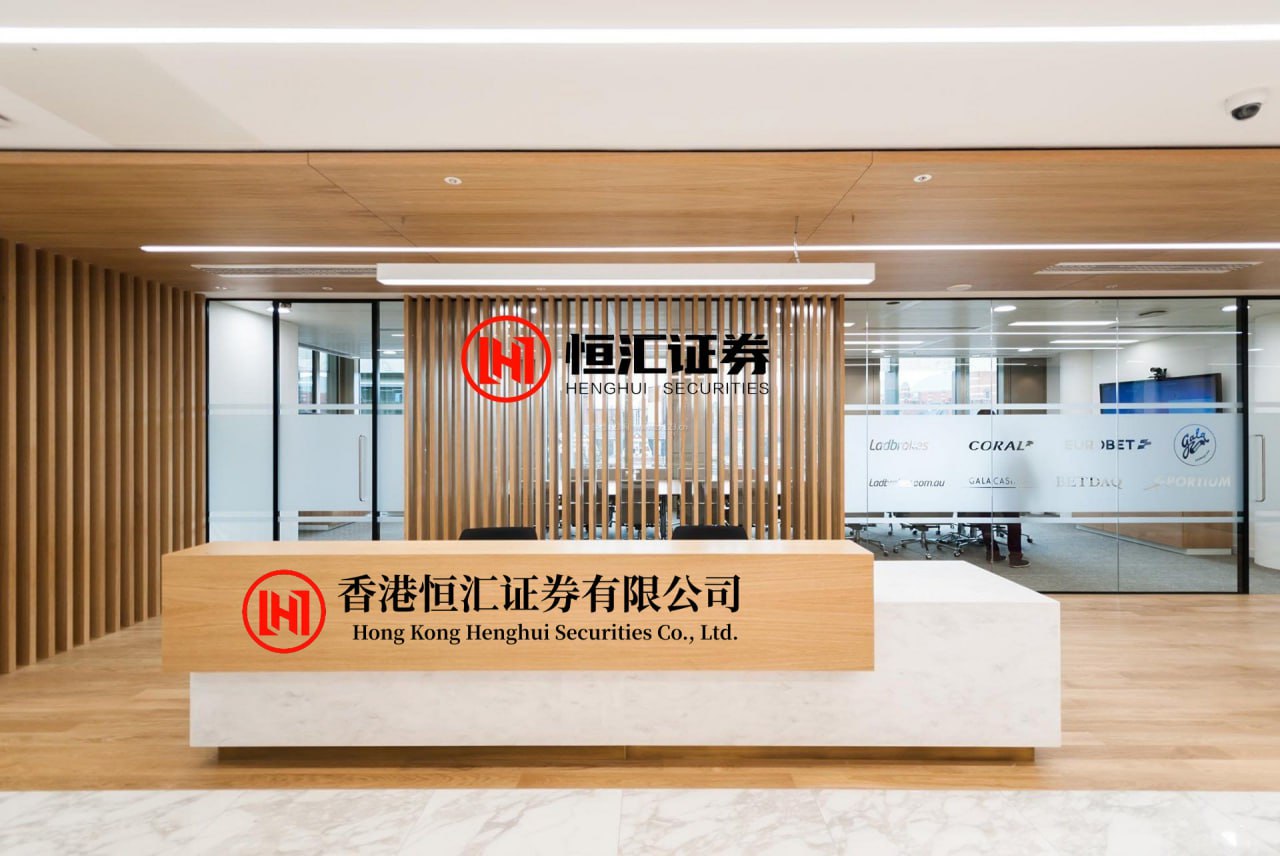 谋略天下 94岁爷爷独自乘40多小时火车到西藏旅游, 熟练使用手机订票订酒店, 还会...